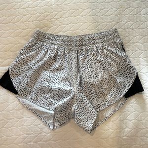 Lululemon shorts size 4